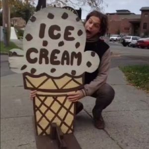 Meet your Posher, Amelia